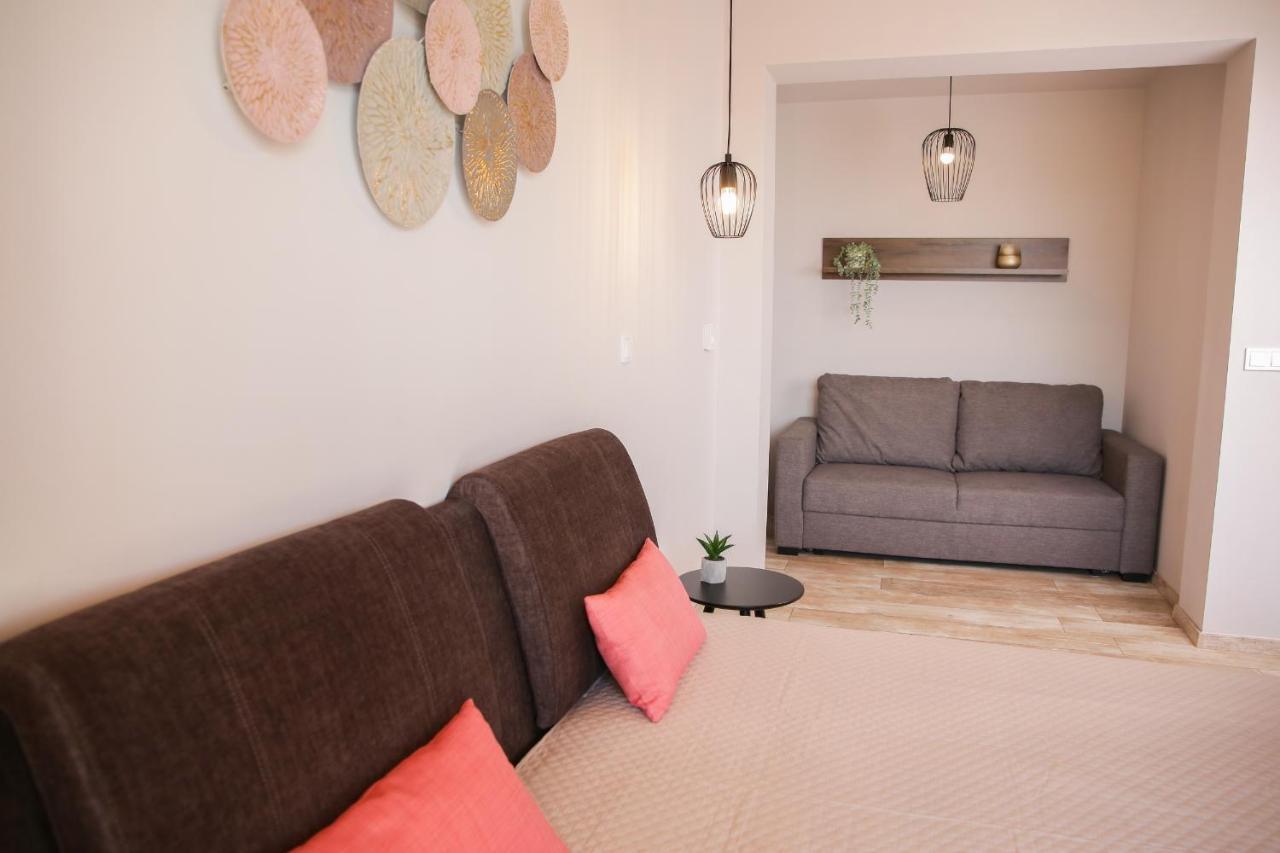 بالاتونفوريد Balkon Apartmanhaz Panzio المظهر الخارجي الصورة